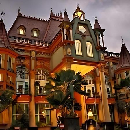 Gajahmada Graha Hotel Malang Exterior photo